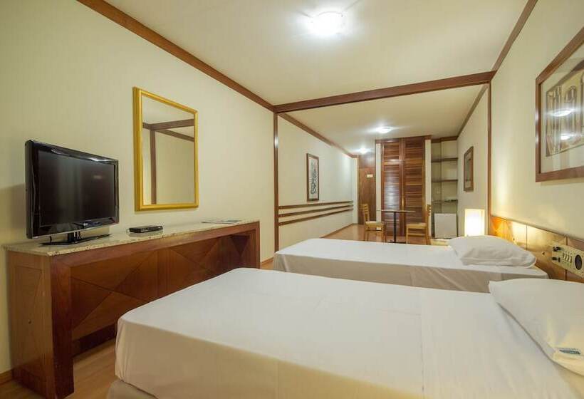 豪华三人间, Crystal