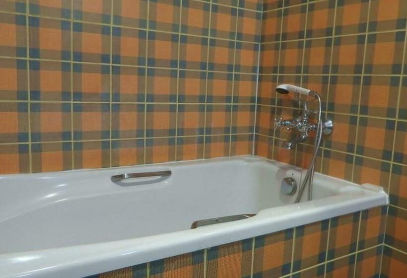 标准单人间客户, Golden Tulip Caramulo