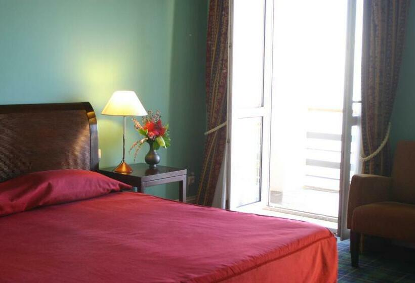 带观景的高级间, Golden Tulip Caramulo