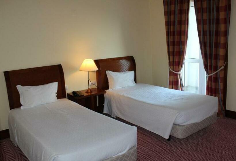 标准三人间, Golden Tulip Caramulo