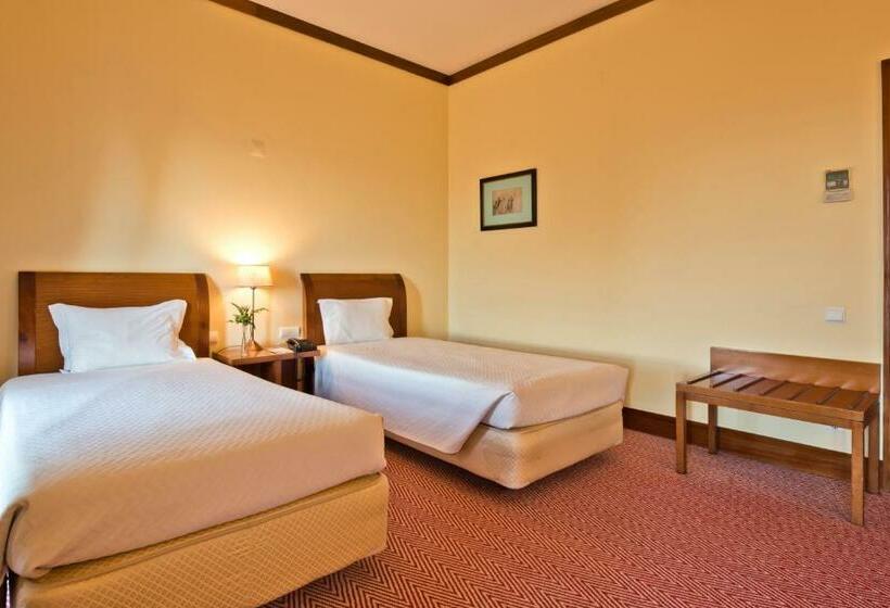 Номер Стандарт, Golden Tulip Caramulo