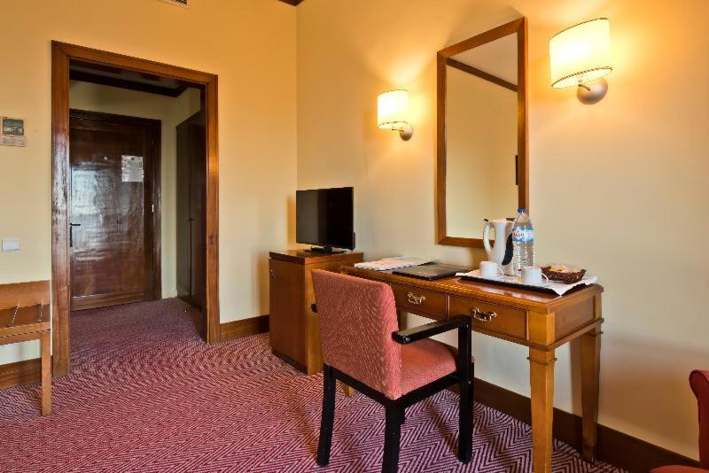 标准间, Golden Tulip Caramulo