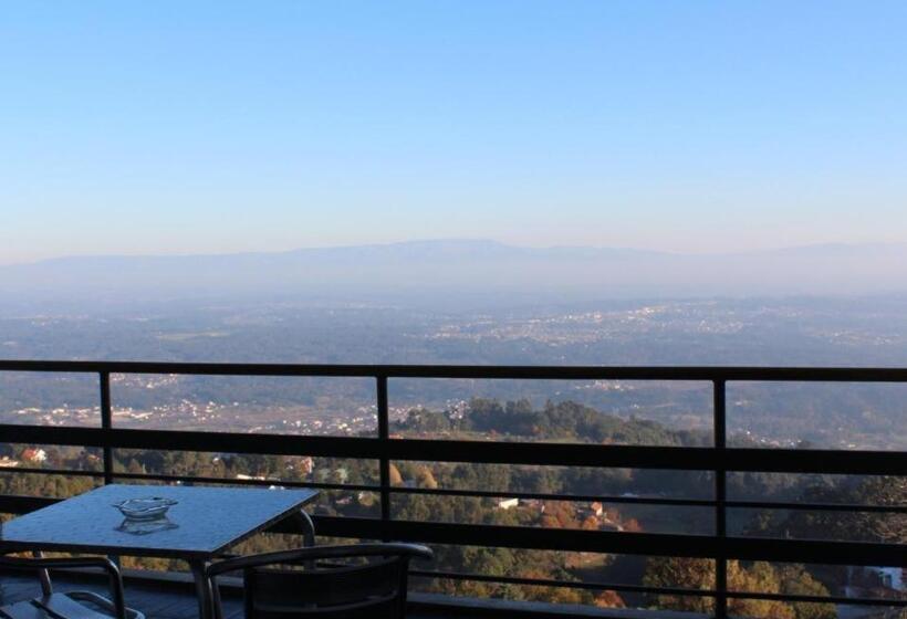 带观景的高级间, Golden Tulip Caramulo