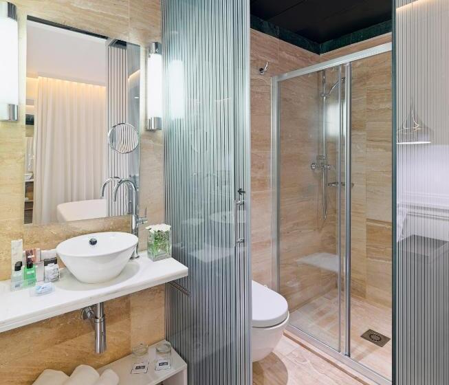 Номер Basic, H10 Universitat