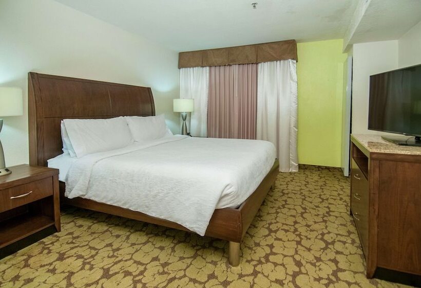 جناح جونيور, Wyndham Garden New Orleans Airport