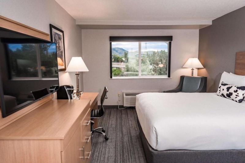 Люкс Кровать Кинг, Holiday Inn Express Hotel & Suites Livingston By Ihg