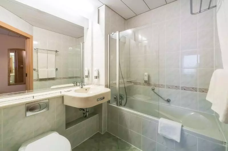 اتاق استاندارد, Hp Park Plaza