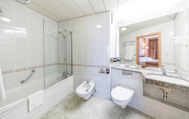 标准工作室, Hp Park Plaza