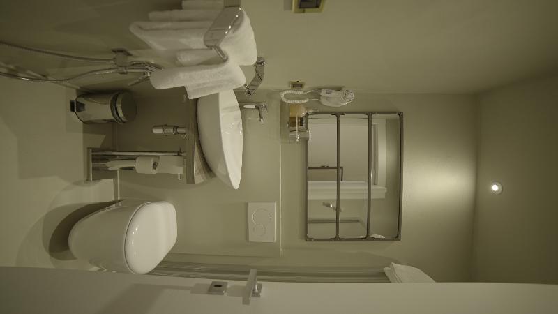 غرفة إقتصادية, Jane