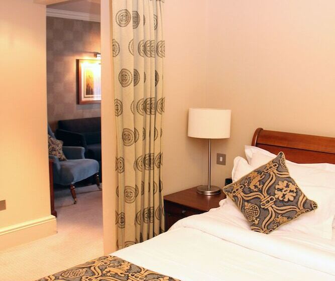 Полулюкс, Kettering Park Hotel And Spa