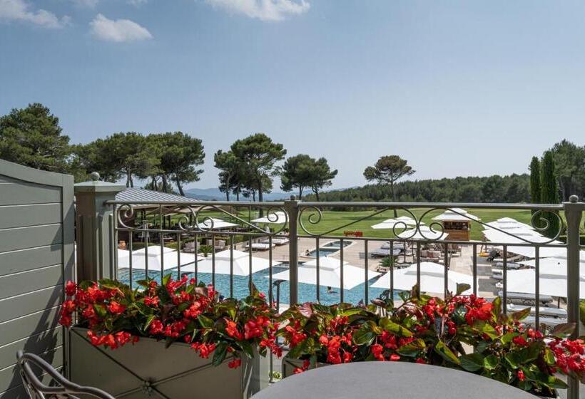Номер Престиж, L'Hôtel & Spa du Castellet