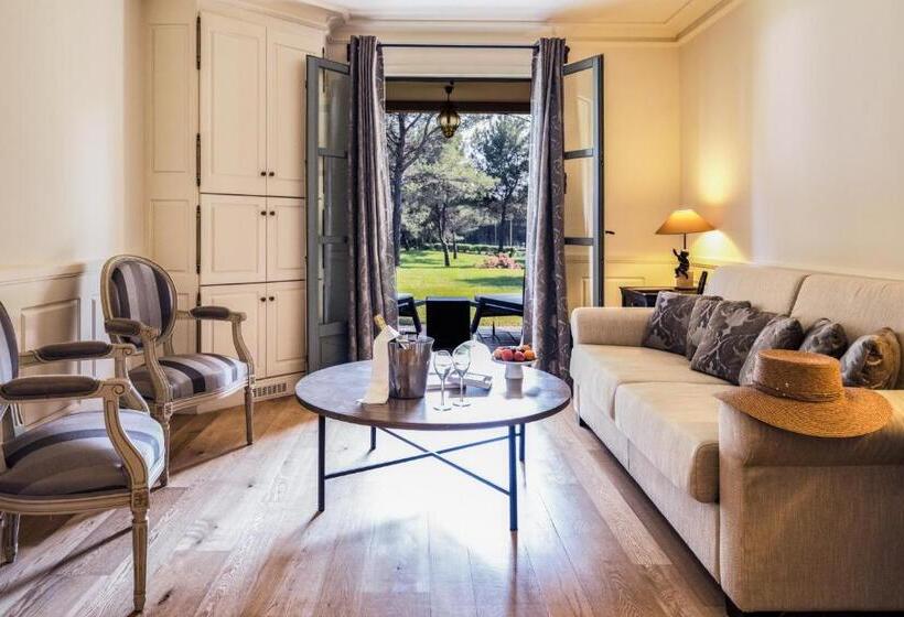 Люкс Повышенной Комфортности, L'Hôtel & Spa du Castellet