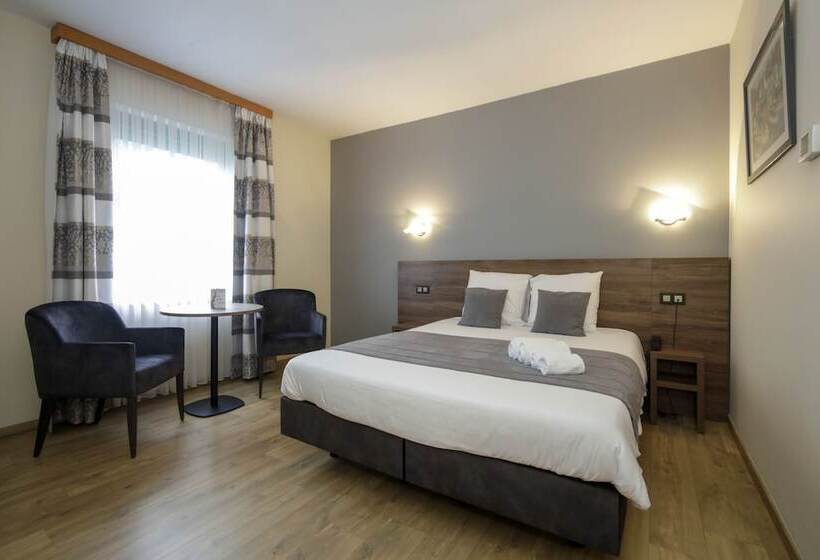 חדר סטנדרט, Les Jardins De La Molignee