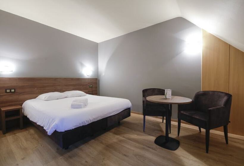 סוויטת ג'וניור, Les Jardins De La Molignee