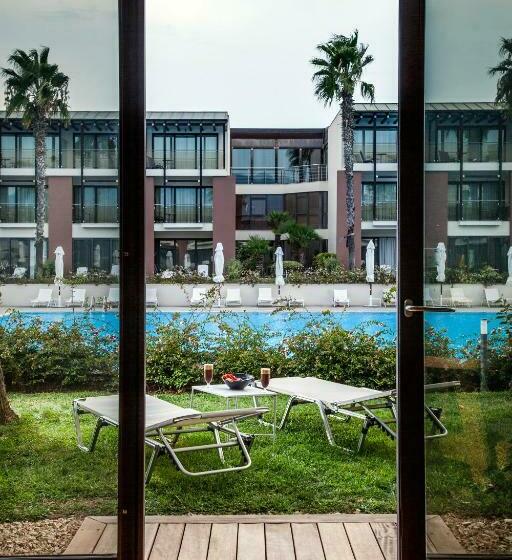 غرفة ديلوكس مطلة على حمام السباحة, Nikopolis