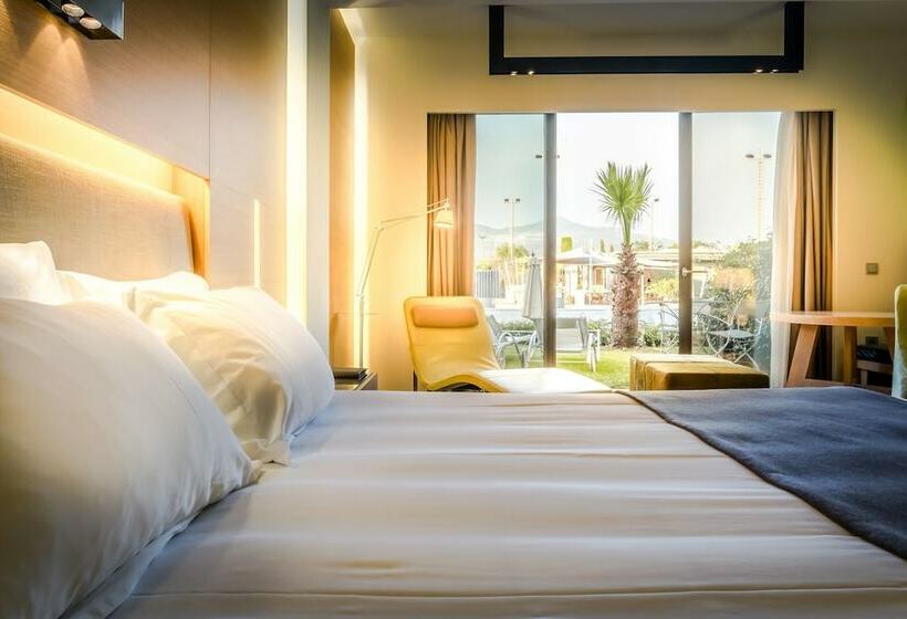 غرفة ديلوكس مطلة على حمام السباحة, Nikopolis