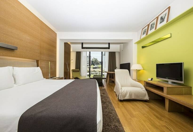 غرفة ديلوكس مطلة على حمام السباحة, Nikopolis