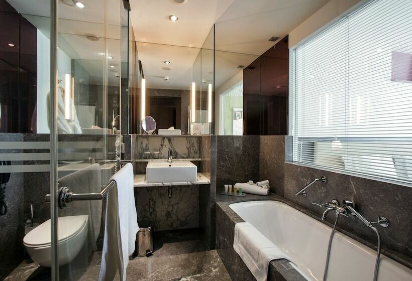 غرفة ديلوكس مطلة على حمام السباحة, Nikopolis