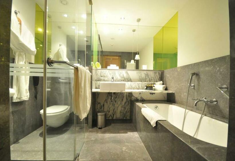 غرفة سوبيريور مطلّة علي الحديقة, Nikopolis