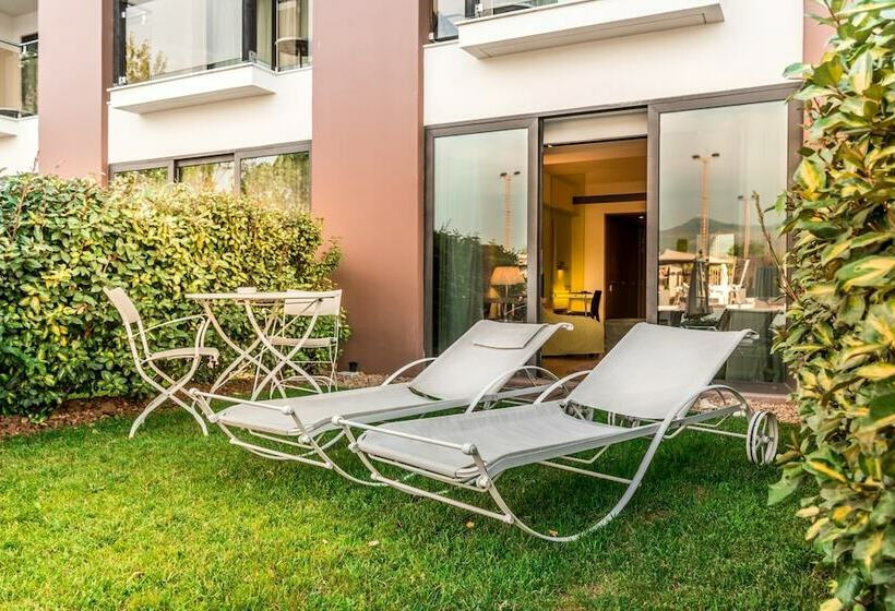 غرفة سوبيريور مطلّة علي الحديقة, Nikopolis