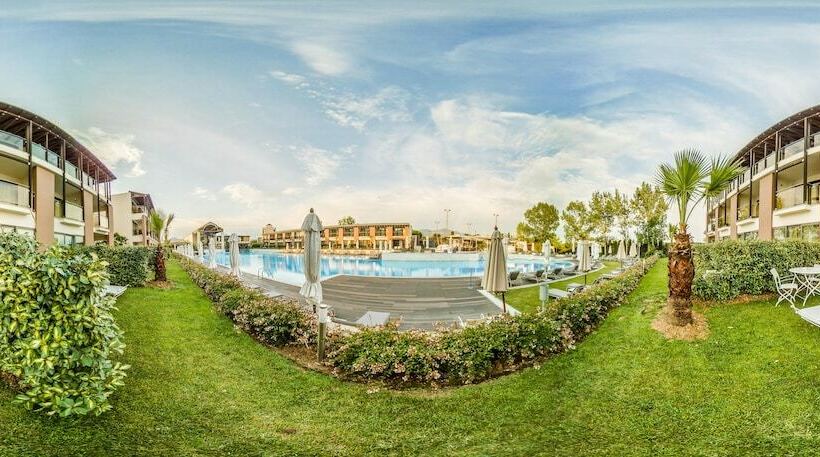 غرفة سوبيريور مطلّة علي الحديقة, Nikopolis