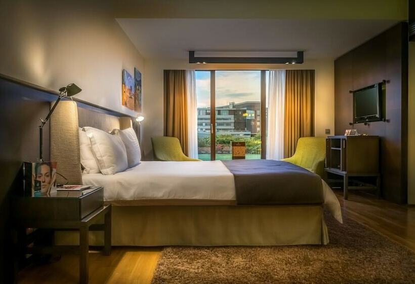 جناح جونيور مطل على الحديقة, Nikopolis