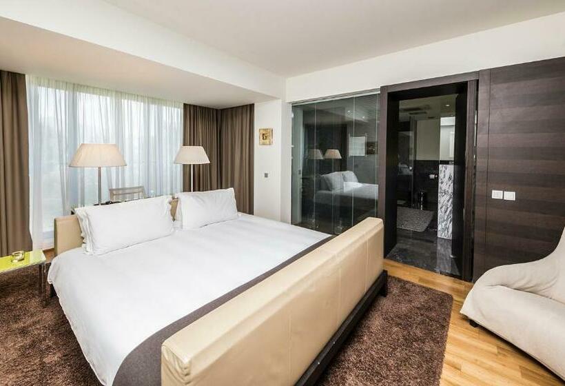 جناح رئاسى, Nikopolis