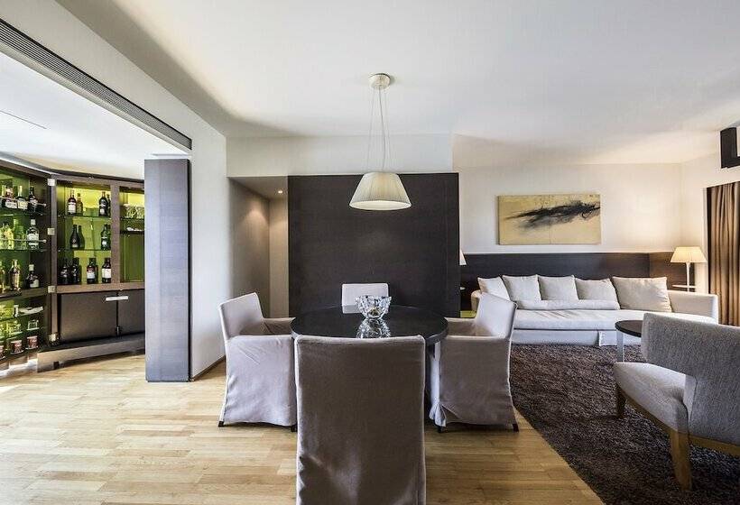 جناح رئاسى, Nikopolis