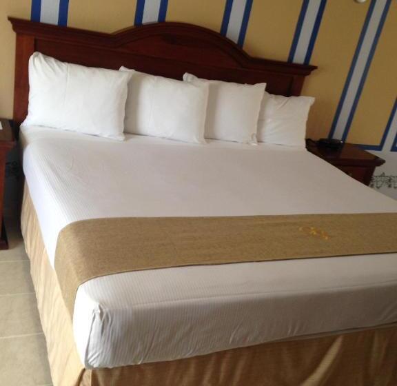 سوییت جونیور, Plaza Colonial