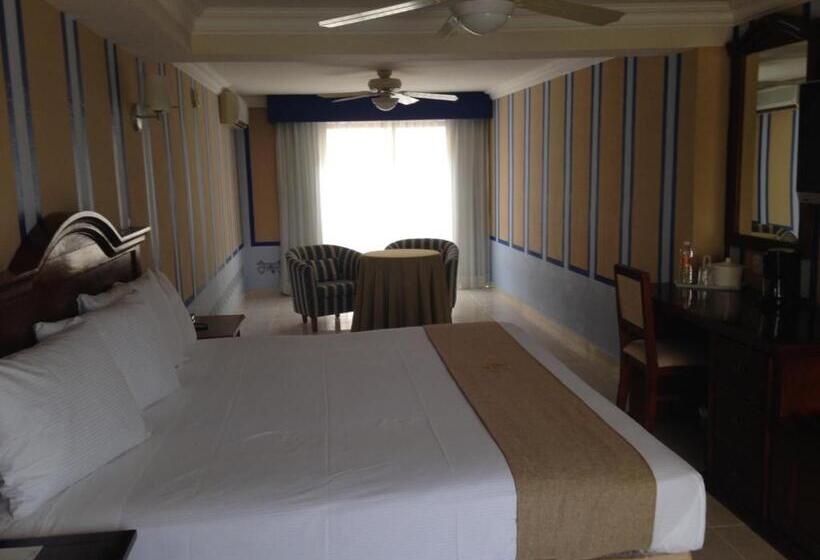 سوییت جونیور, Plaza Colonial