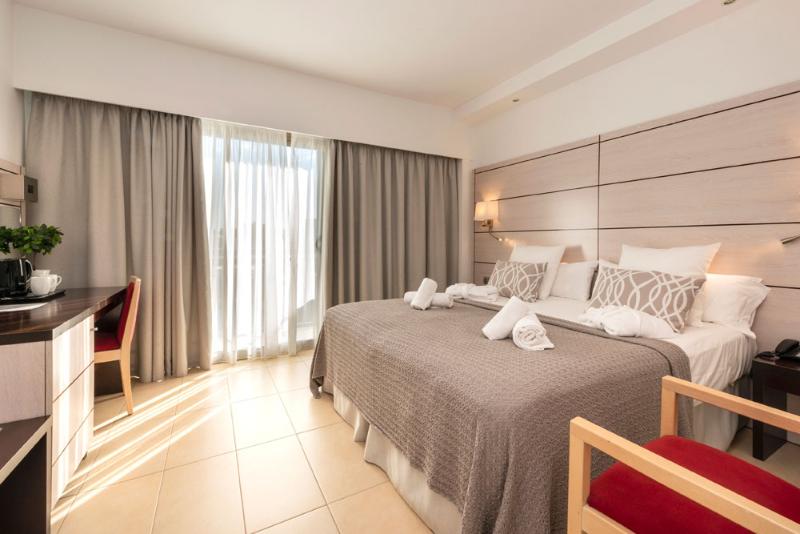 اتاق استاندارد با چشمانداز استخر, Puchet Ibiza