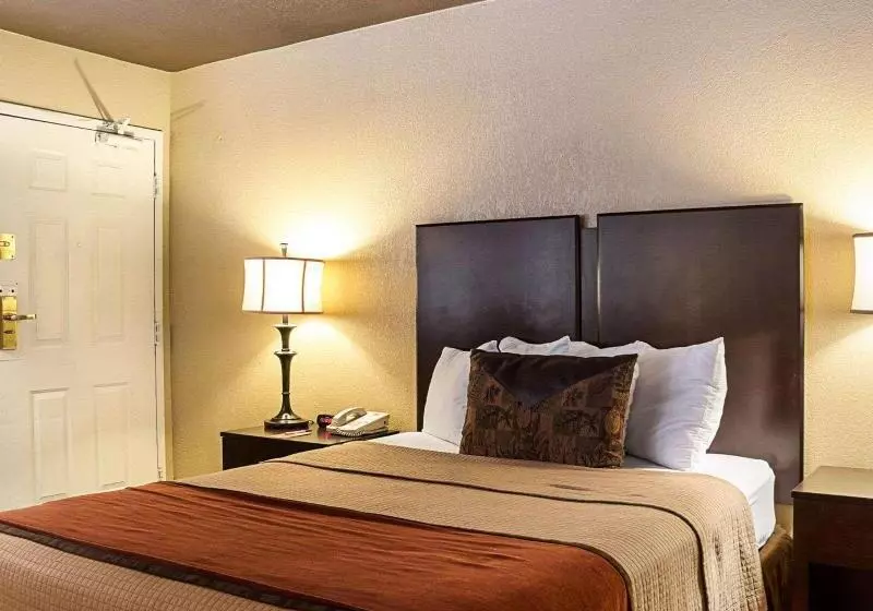 اتاق استاندارد با تخت بزرگ, Marriott Quebec City Downtown