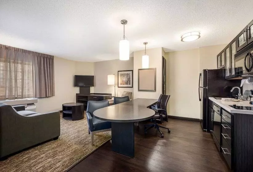 スイート, Sonesta Simply Suites Nanuet