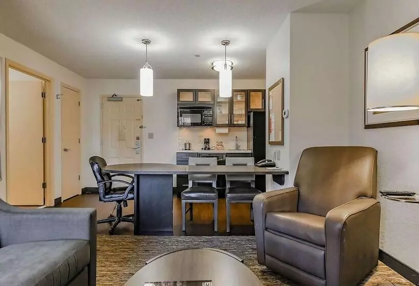 سوییت, Sonesta Simply Suites Silicon Valley Santa Clara