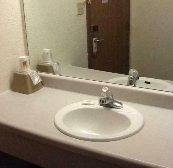 スタンダードルーム, Super 8 By Wyndham Kennett