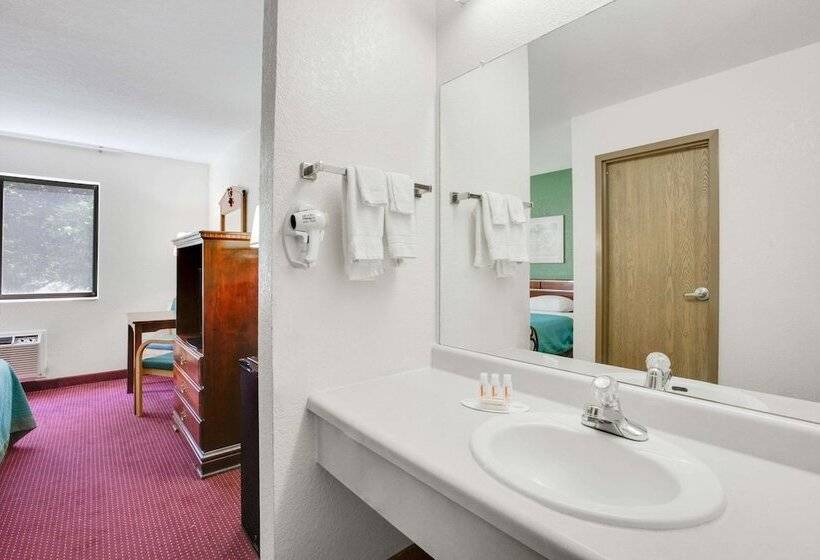 スタンダードルーム, Super 8 By Wyndham Kennett