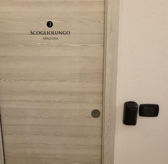 标准间, Struttura Re Barbaro