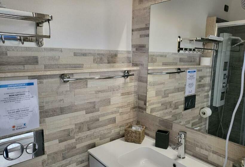 标准间, Struttura Re Barbaro