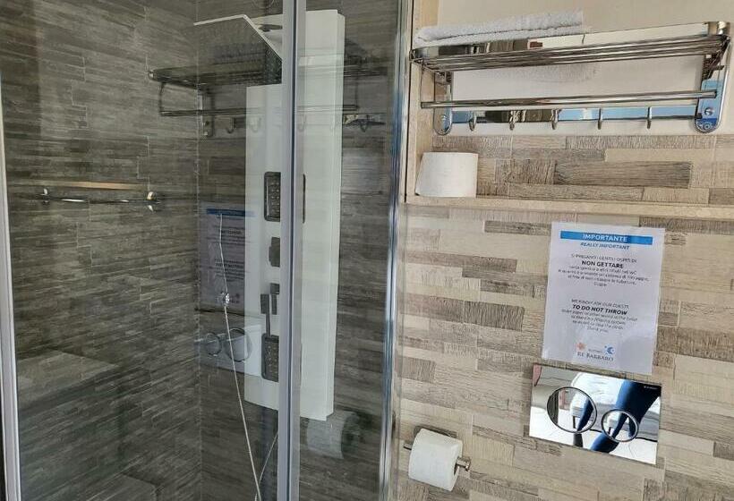 标准间, Struttura Re Barbaro