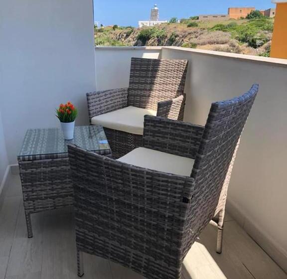 标准间, Struttura Re Barbaro