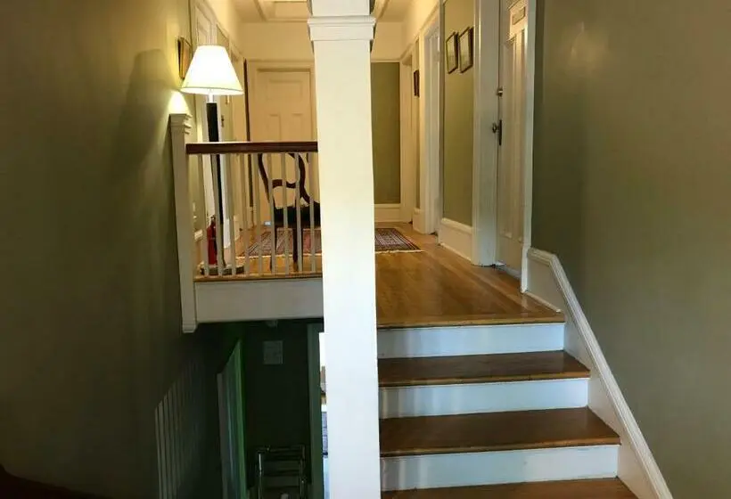 バルコニー付きスタンダードルーム, Stirling House