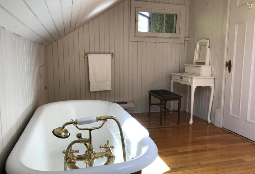 キングサイズベッドのスタンダードルーム, Stirling House