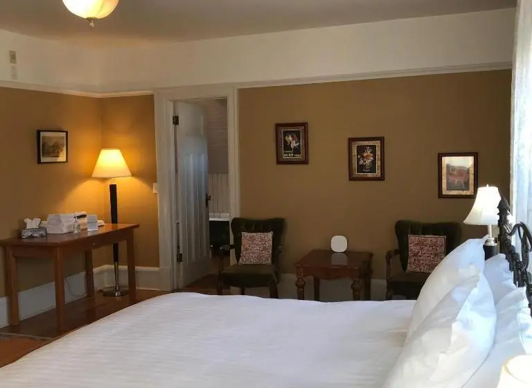 キングサイズベッドのスタンダードルーム, Stirling House