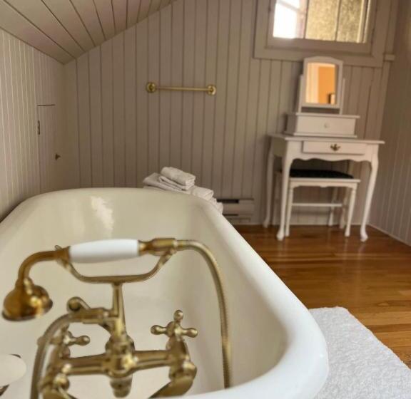 스탠다드 룸 킹사이즈 침대, Stirling House