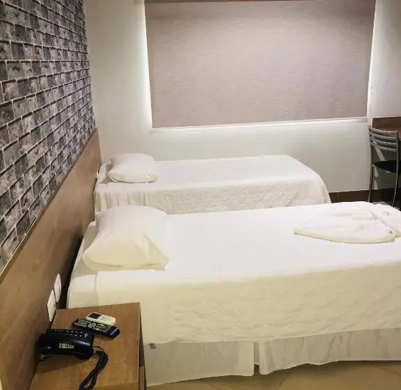 スタンダードルーム, Shelton Palace