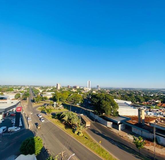 جناح سرير كينج, Shelton Palace