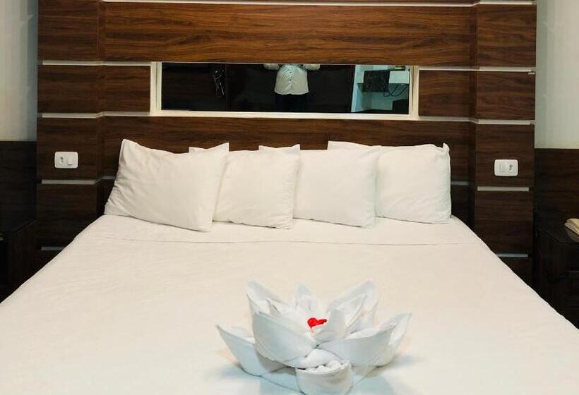 جناح سرير كينج, Shelton Palace