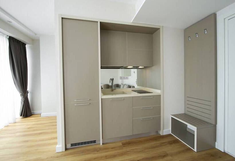 سوییت خانوادگی, Alliance Palace Batumi 37