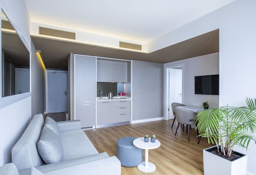 سوییت خانوادگی, Alliance Palace Batumi 37