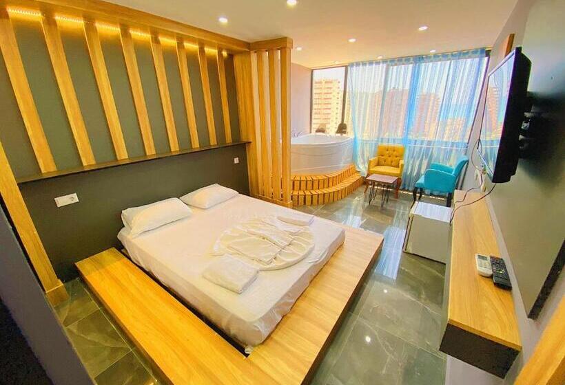 带大床的标准间, Vm Resort Otel Mersin